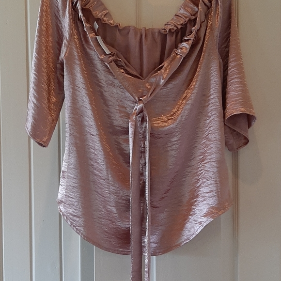Metallic pink off the shoulder top - Picture 2 of 2